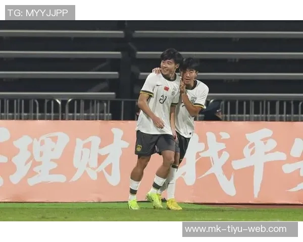 国少开局强势邝兆镭助攻帅惟浩抢点破门早早领先1-0 国少开局强势邝兆镭助攻帅惟浩抢点破门早早领先1-0